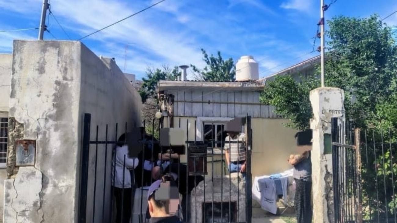 Rescatan a un perro en estado crítico en Km 5: investigan maltrato animal en Comodoro