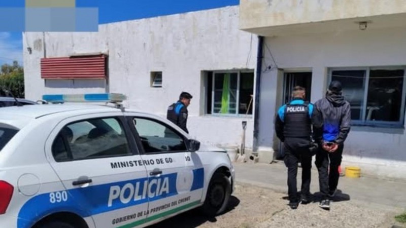Detuvieron a un hombre con pedido de captura vigente en barrio Las Flores
