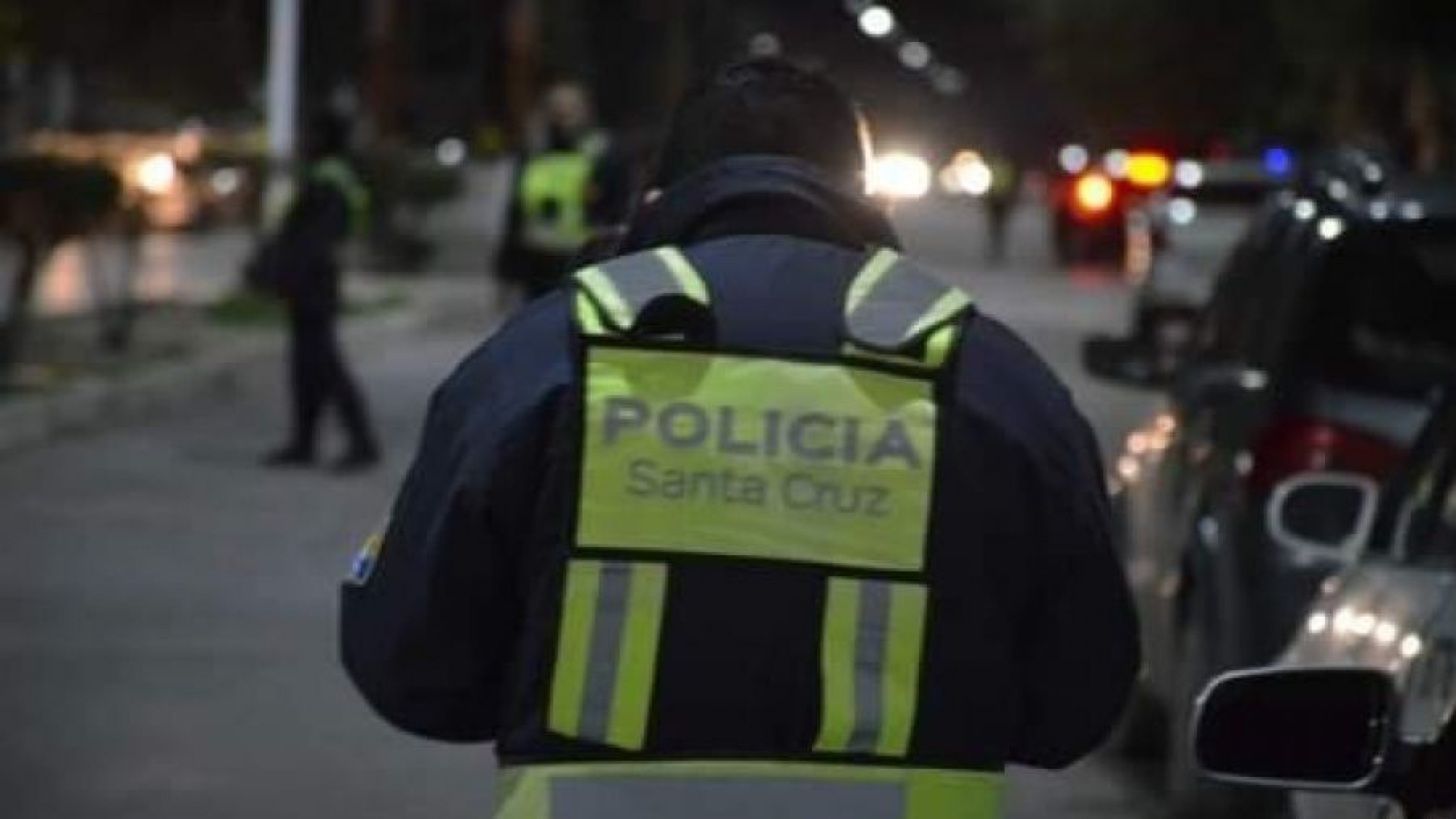 Golpeó brutalmente a su novia y se atrincheró con sus hijos: drogas y violencia a la policía en Caleta Olivia