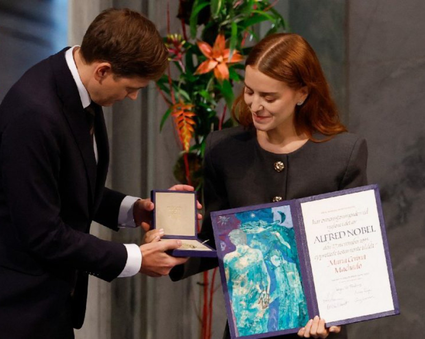 María Corina Machado no llegó a la ceremonia del Nobel de la Paz y su hija recibió el premio en Oslo