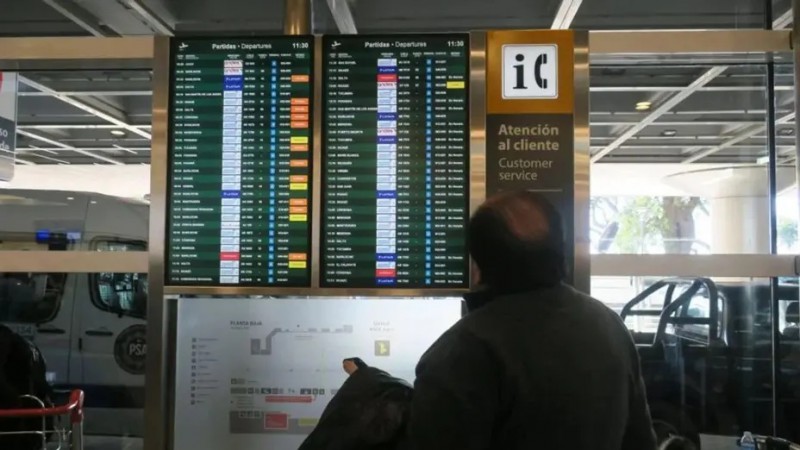 ¿El fin de año en riesgo? Controladores aéreos anuncian paro desde el 17 de diciembre