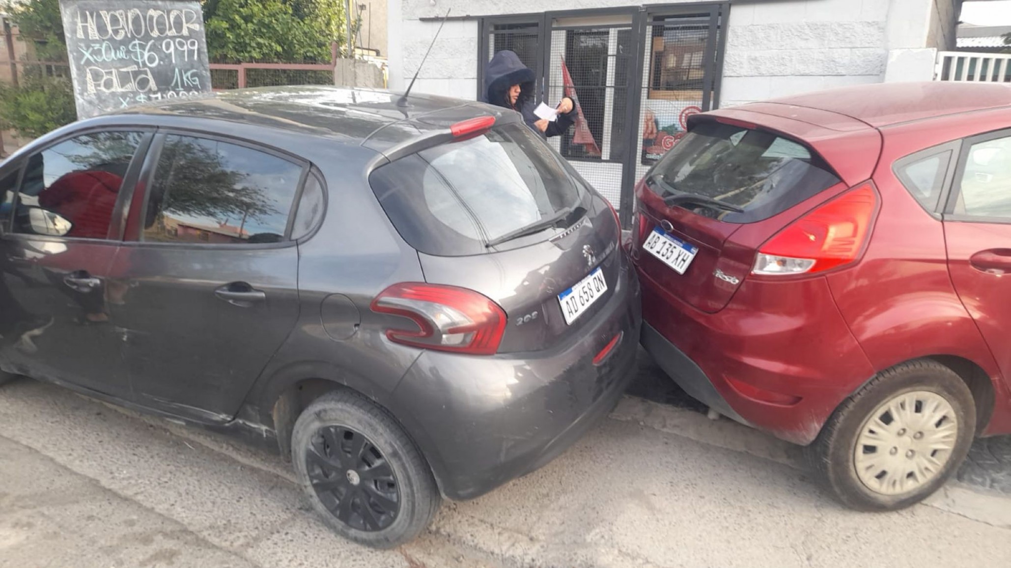 Accidente de tránsito en Comodoro: salió a manejar alcoholizado y chocó