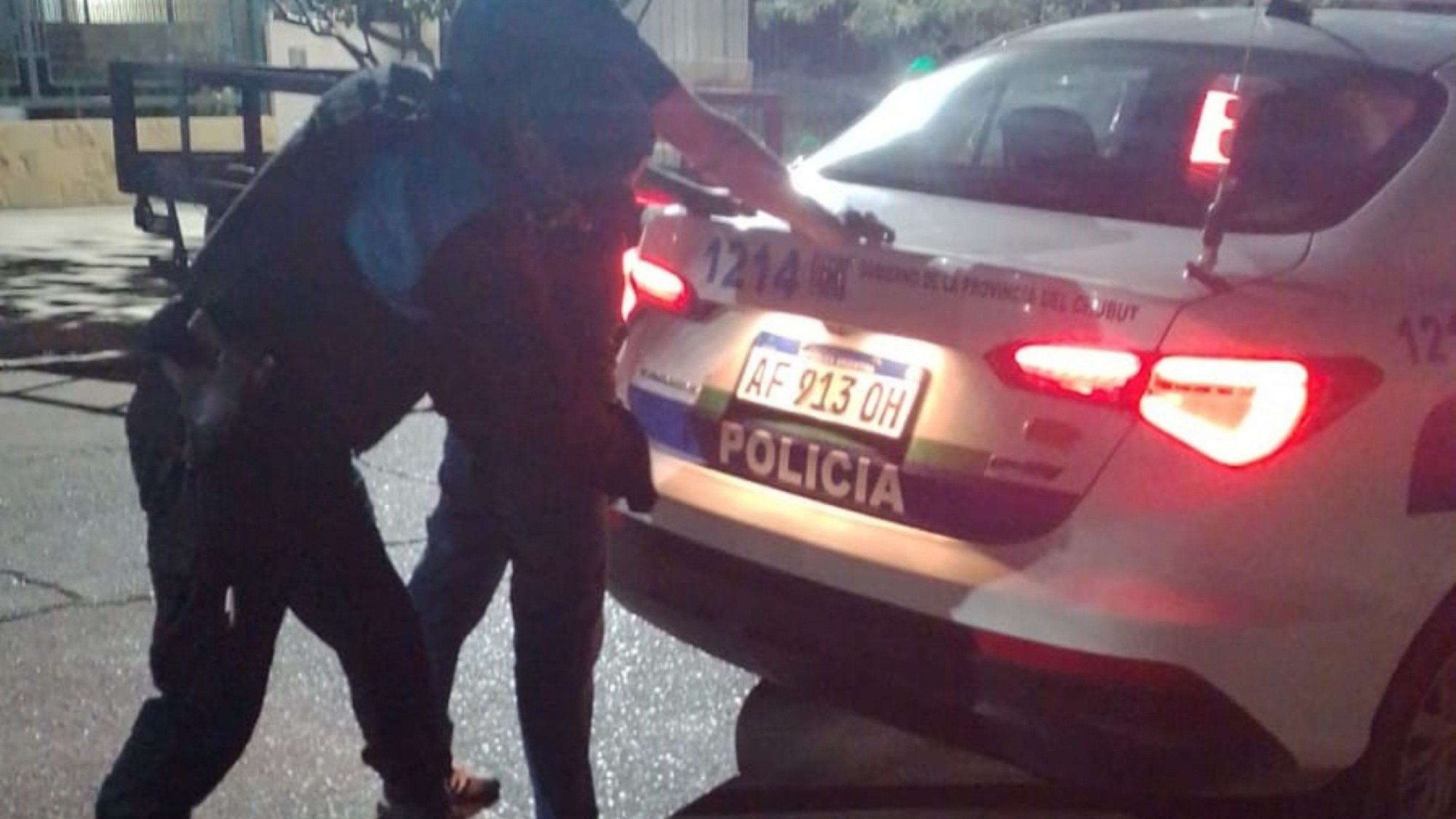 Detuvieron a un hombre en barrio Pueyrredón por destrozos en la vivienda de su hermano