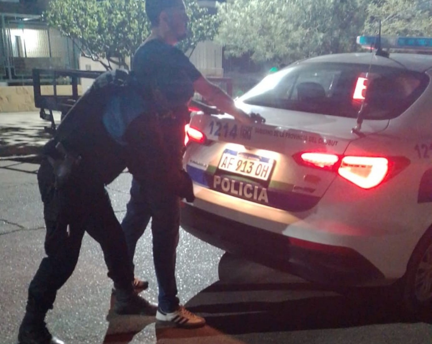 Detuvieron a un hombre en barrio Pueyrredón por destrozos en la vivienda de su hermano