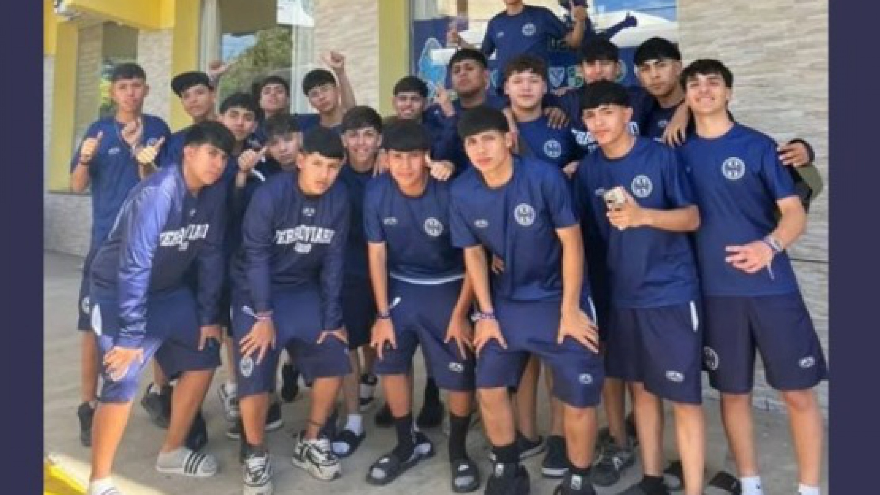 Llegaron a Santa Teresita los chicos de Ferro y la ayuda solidaria ya va en camino