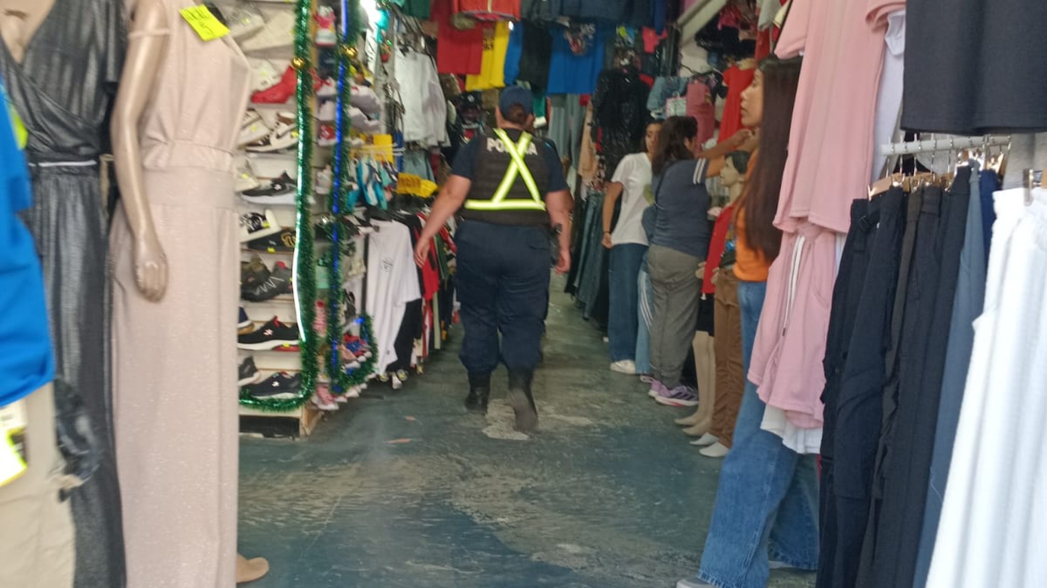Continúa la pirotecnia ilegal en Comodoro: secuestran explosivos prohibidos en un paseo de compras