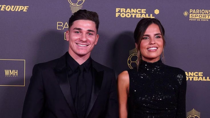 Julián Álvarez anunció el nacimiento de su primer hijo