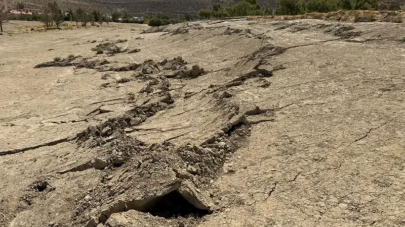 El Cerro Hermitte se desplazó 1.500 metros y mantiene en alerta a Comodoro