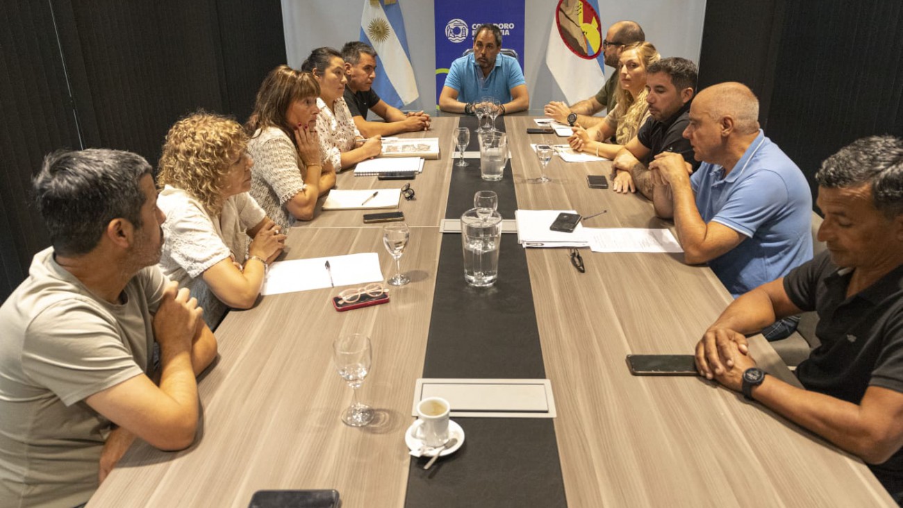 Los concejales de Arriba Chubut se reunieron con secretarios municipales para pedir información sobre las distintas acciones municipales tras el derrumbe del cerro Hermitte