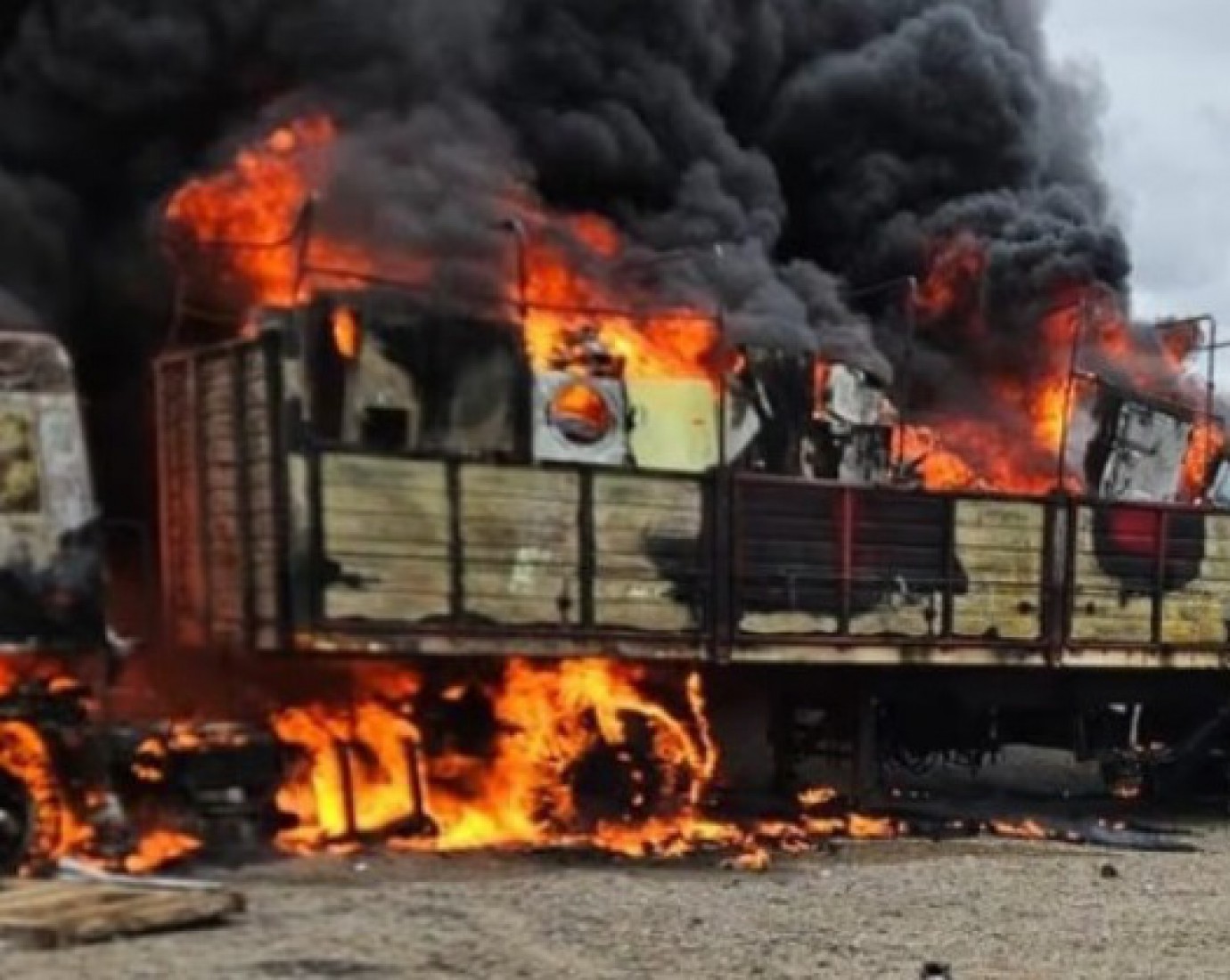 Tragedia en Comodoro: un chofer murió calcinado tras incendiarse su vehículo