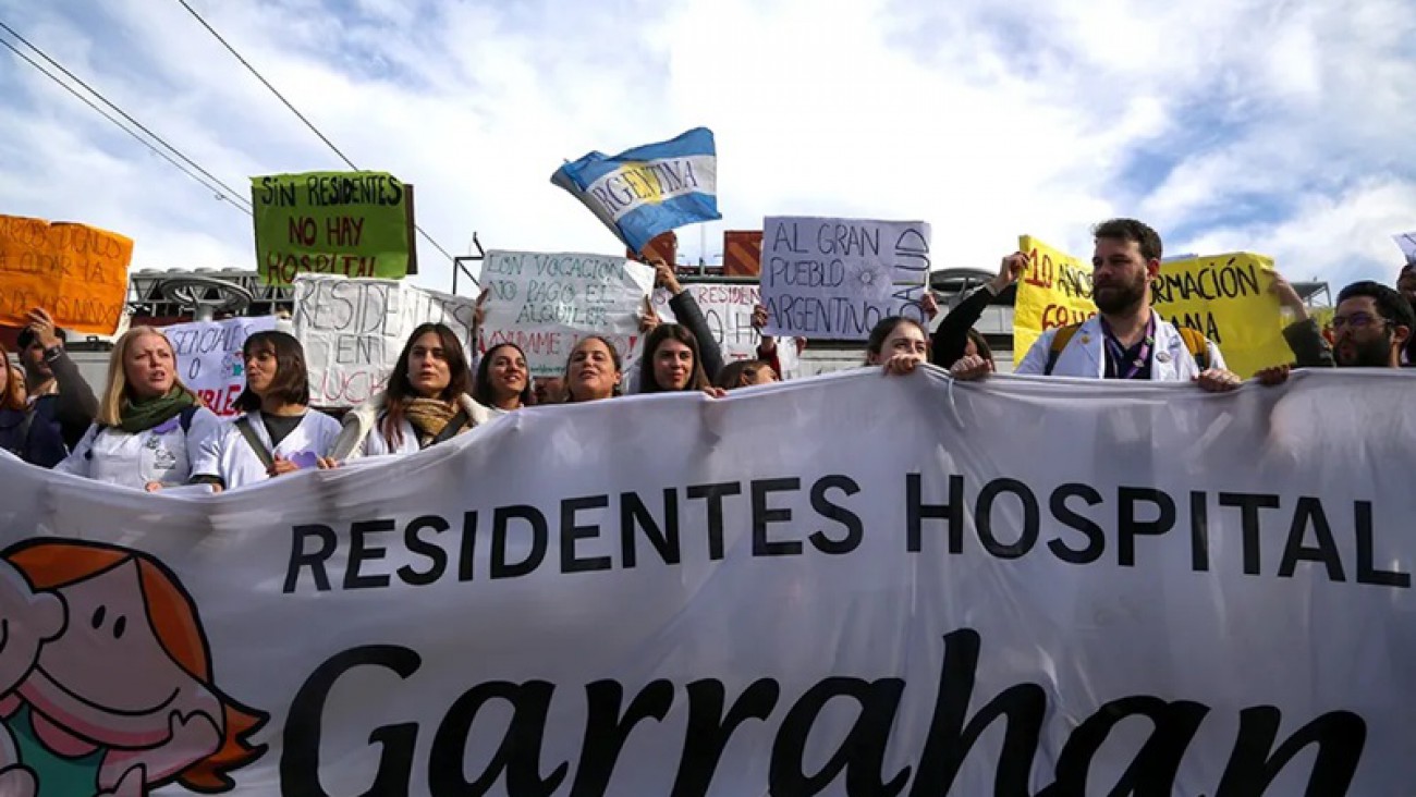 Médica del Garrahan denuncia persecución tras sumarios y posibles despidos: "Es una decisión que viene de afuera"
