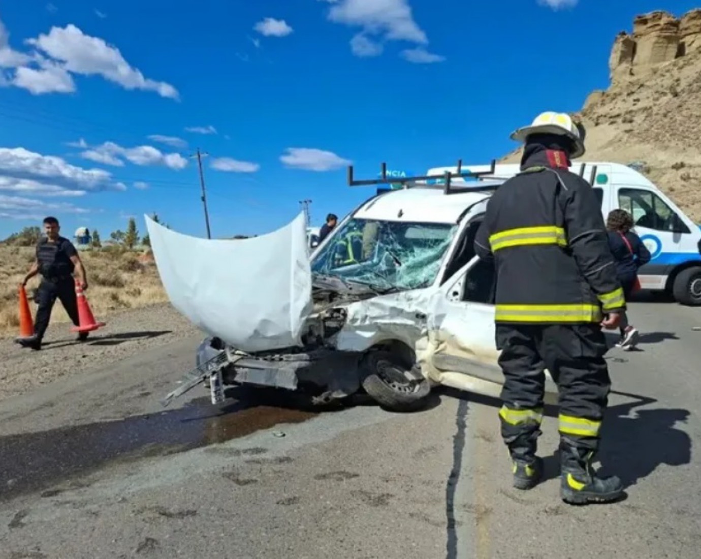 Cerro Tres Botellas: Un giro en "U" terminó con un grave accidente y un conductor hospitalizado