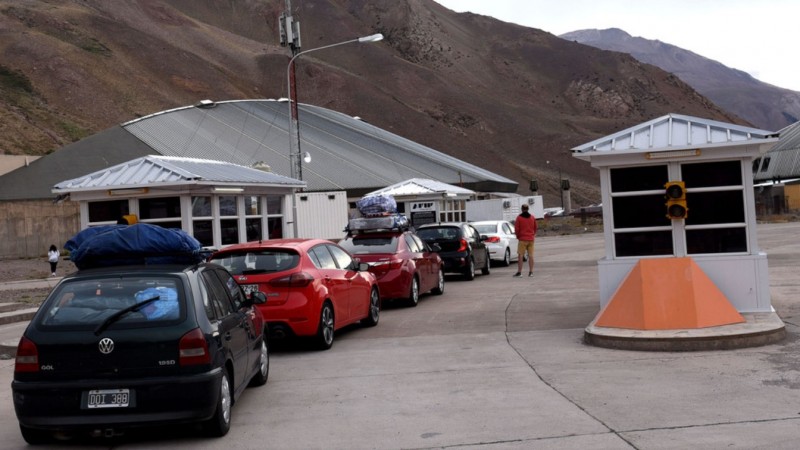 Detuvieron a un sargento del Ejército Argentino por intentar cruzar con proyectiles de mortero