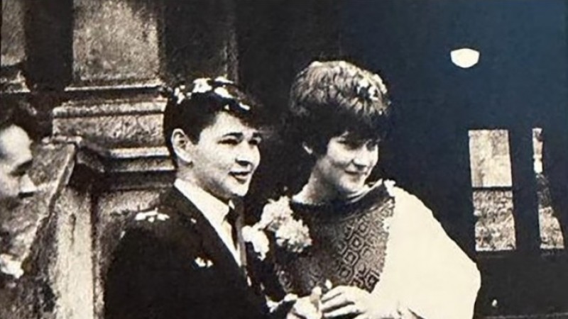 Una tradición de 60 años: la boda que conectó pasado y presente en una ciudad inglesa