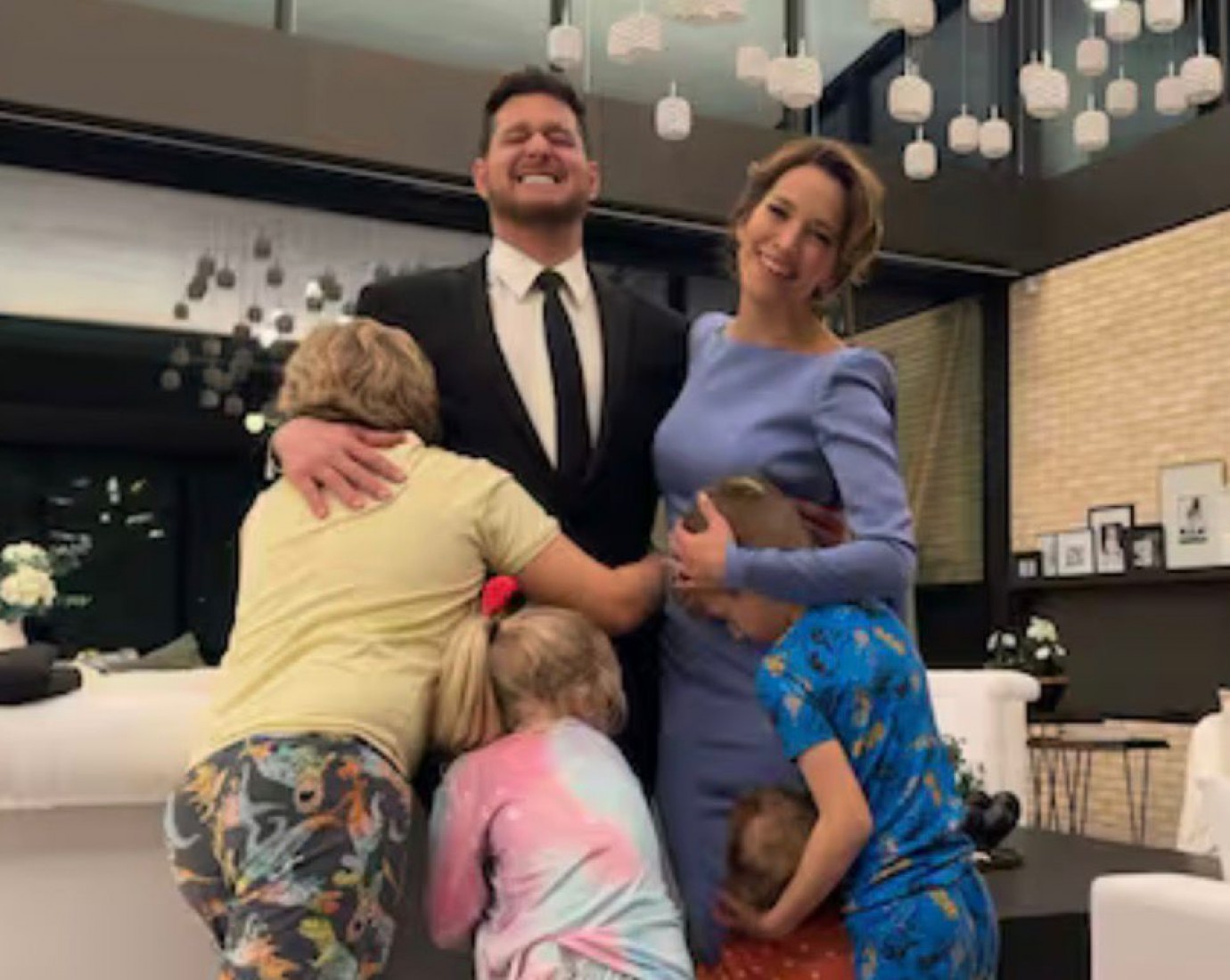 Así viven Luisana Lopilato y Michael Bublé en Canadá: una mansión con pista de hockey y pileta climatizada