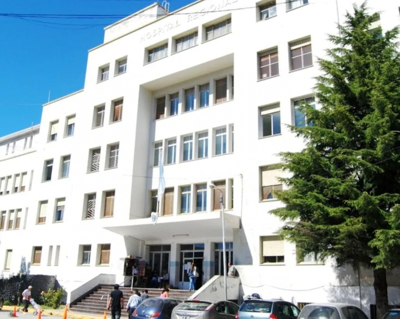 Crisis en salud: denuncian salarios en caída, falta de médicos y posible paro