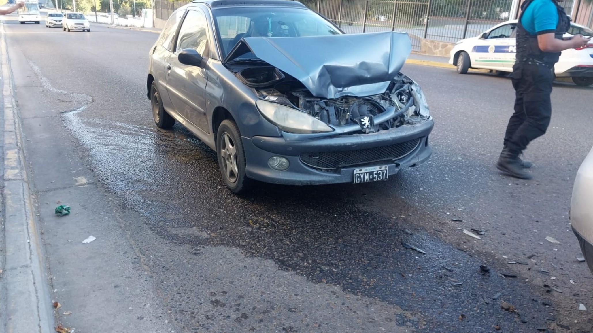 Choque sin heridos en zona norte de Comodoro: colisionaron una Duster y un Peugeot 206