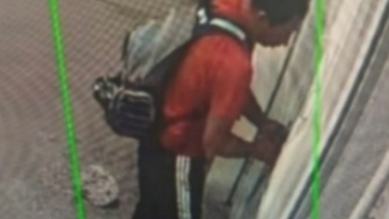 Intentó huir tras dañar la Cooperativa Obrera y fue detenido en el barrio