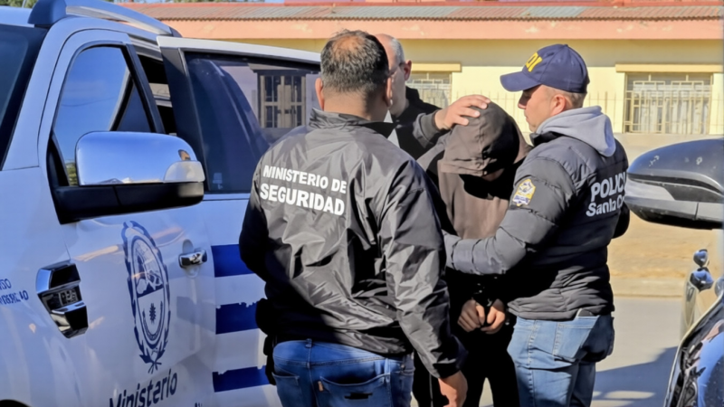 Se entregó el hombre que era buscado por el crimen de Ulises Olima en Caleta Olivia