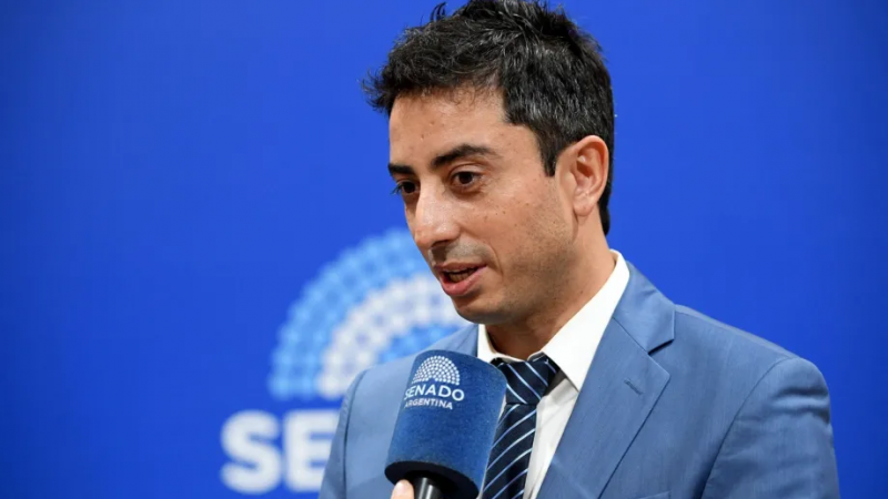 Escándalo en el Senado: Enzo Fullone dijo que "los glaciares no sirven para nada" y desató la polémica