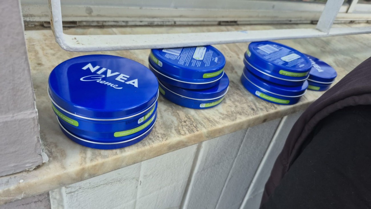 Detuvieron a una mujer por robo en una farmacia de Comodoro: se había llevado siete cremas