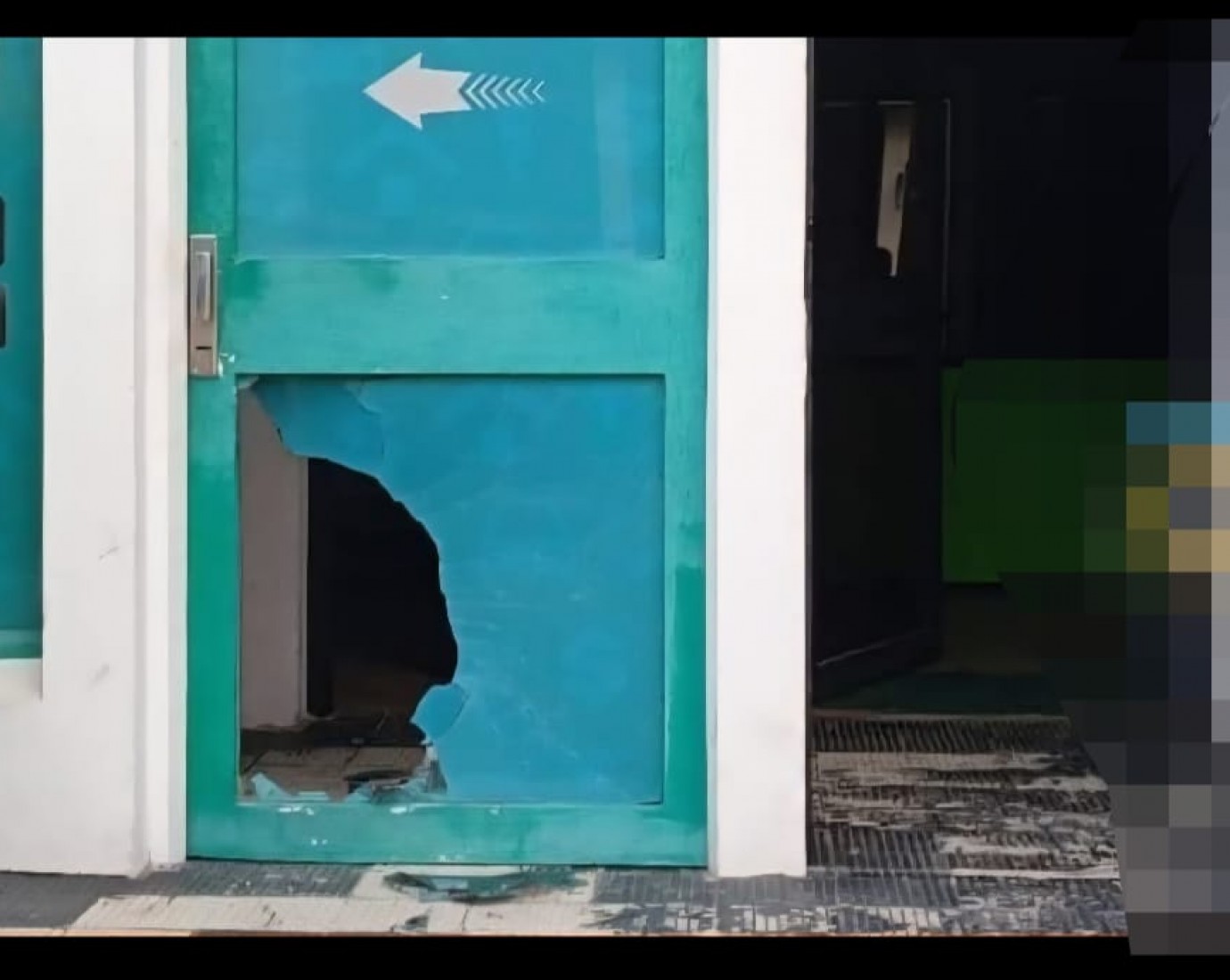 Rompió el vidrio de un local en pleno centro y robó celulares: fue detenido a metros del lugar