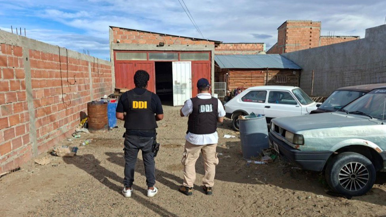 Amplio operativo en Caleta Olivia: 24 allanamientos y secuestro de motos y cannabis