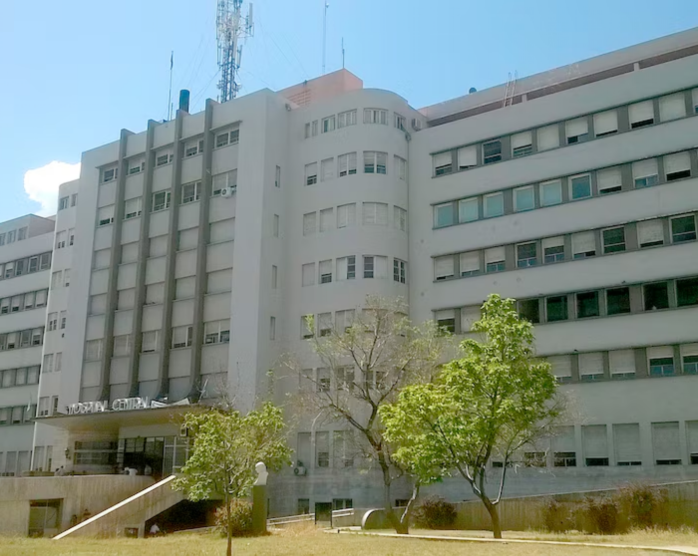 Murió un preso tras caer desde el tercer piso de un hospital mientras intentaba fugarse