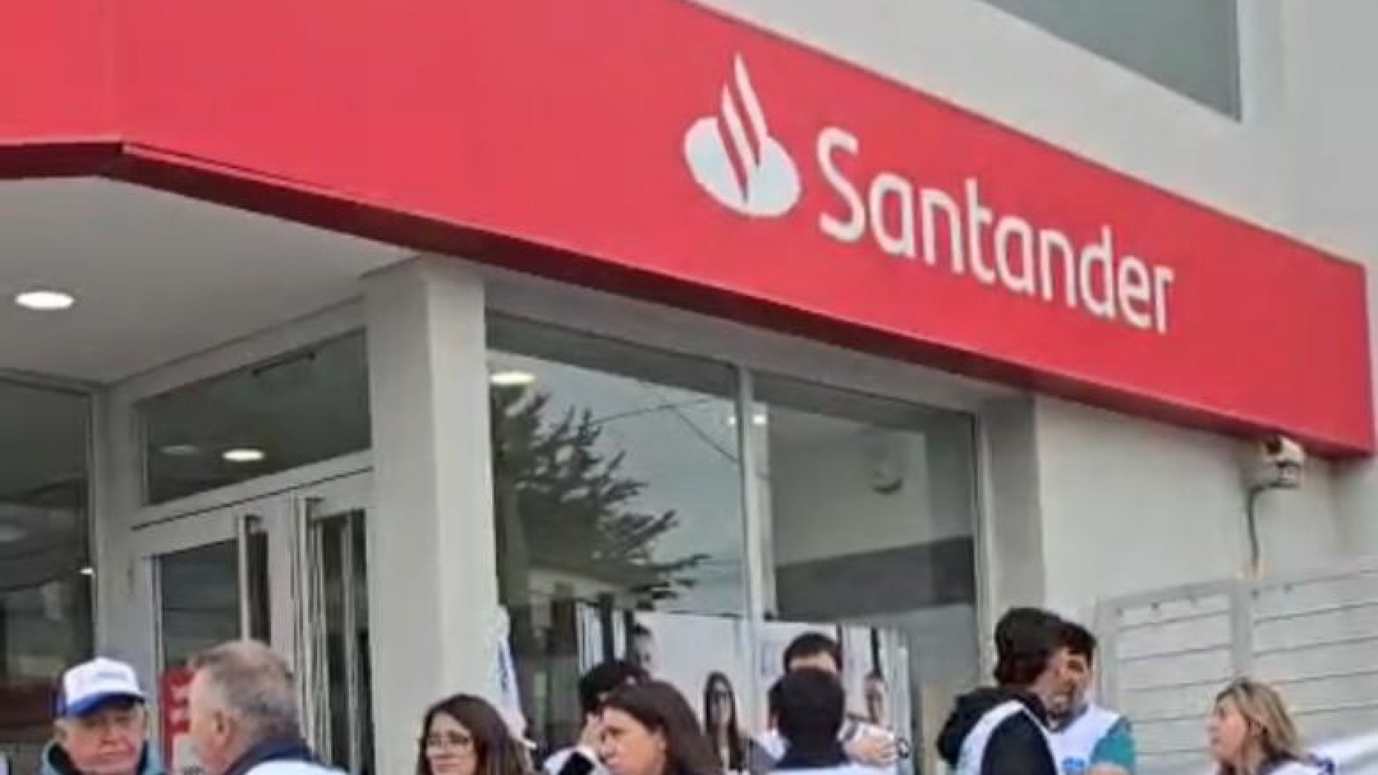 La Bancaria denunció un nuevo despido sin causa en el Banco Santander