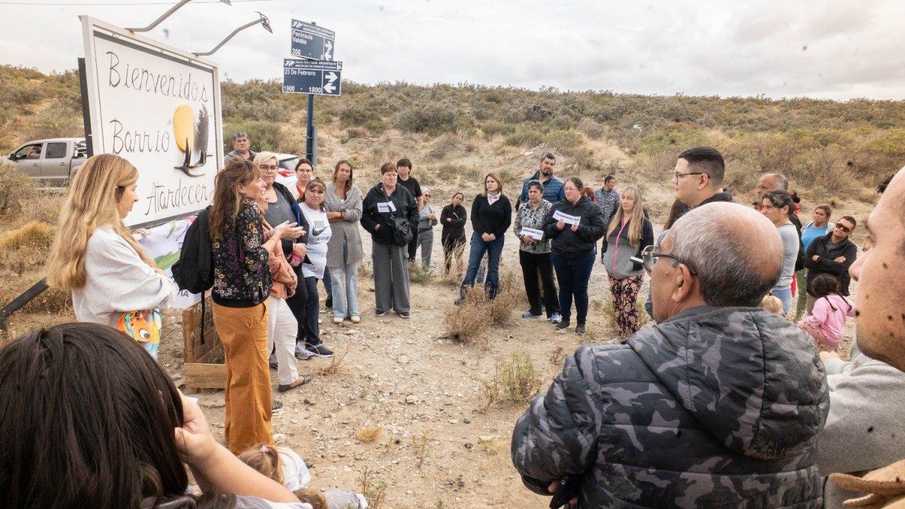 Vecinos del barrio Atardecer se reunieron con concejales para gestionar la obra de gas y un proyecto de biodigestores