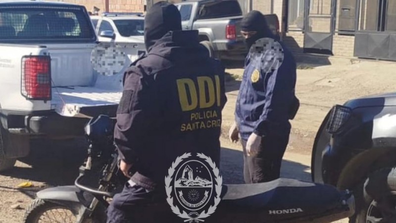 Caleta Olivia: recuperaron una moto robada a un turista brasileño