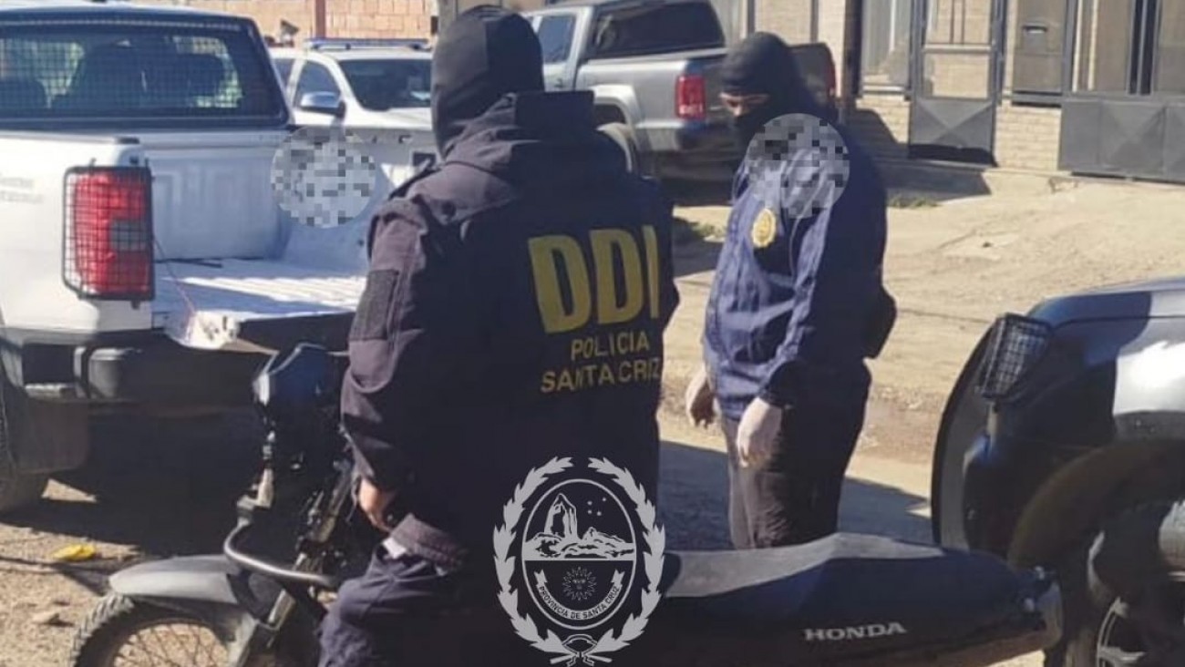 Caleta Olivia: recuperaron una moto robada a un turista brasileño