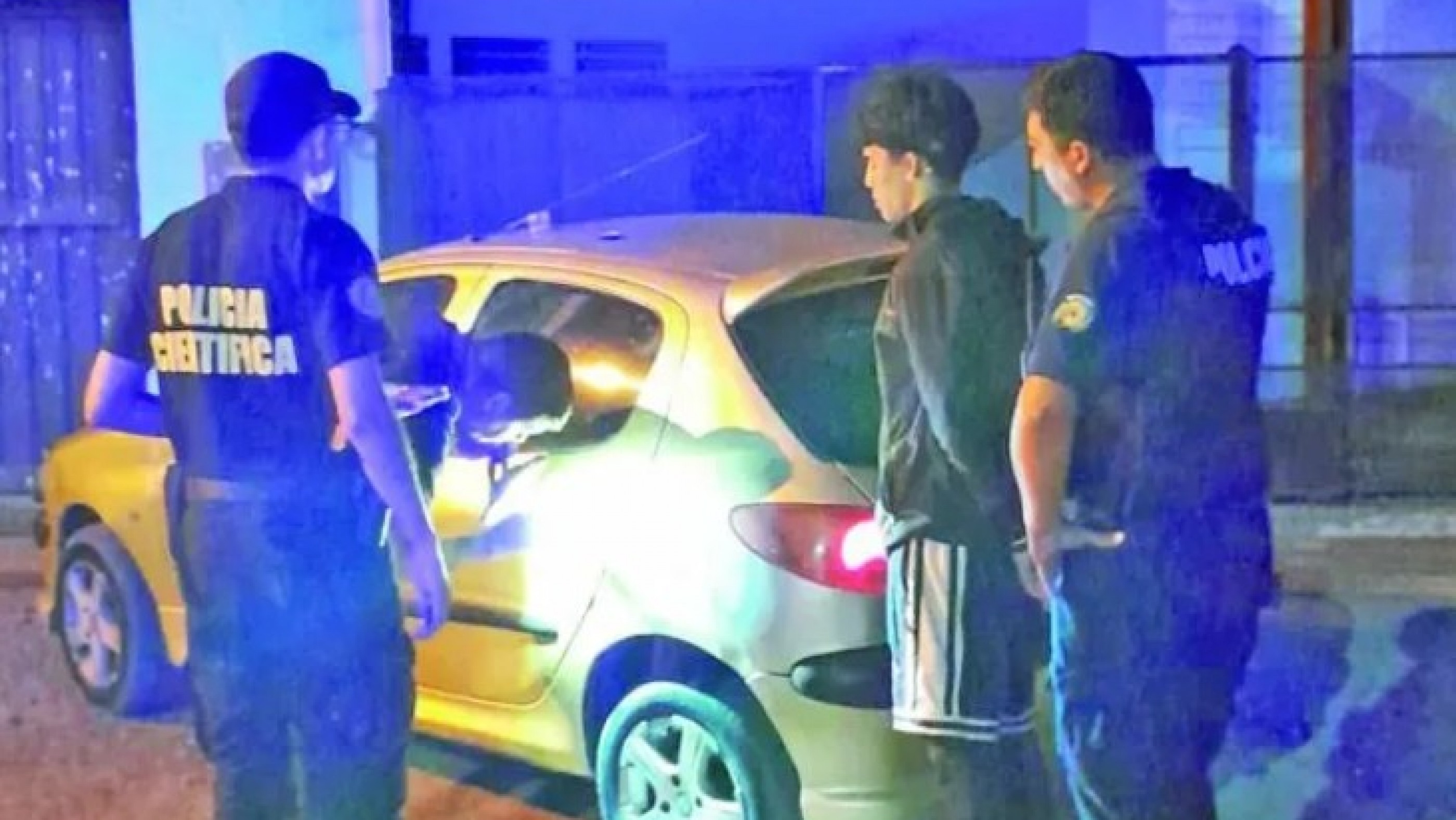 Insólito en Trelew: terminó detenido por tener un Peugeot parecido al de los asaltantes