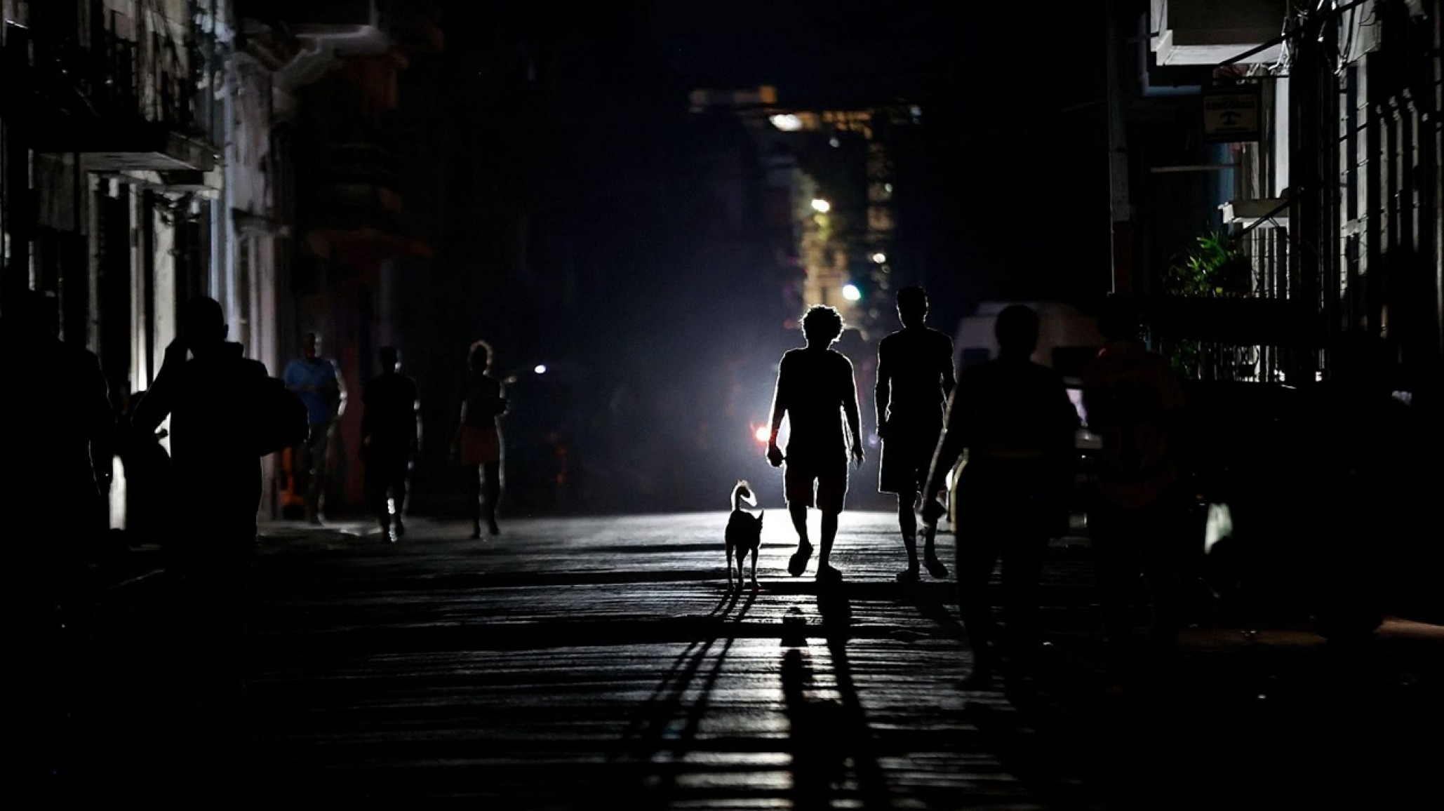 Cuba en la oscuridad total: un nuevo colapso del sistema eléctrico paraliza al país