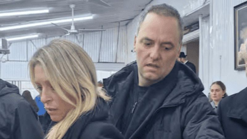 Facturas cruzadas: la Justicia detectó que Adorni viajó con fondos de una productora de la TV Pública