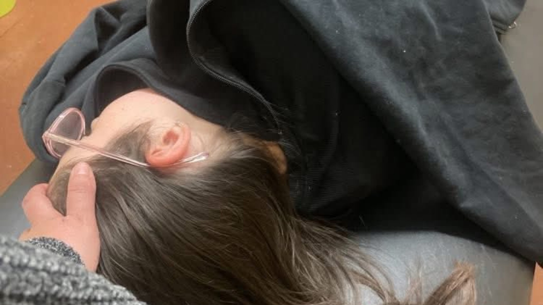 Tiene 14 años, sobrevivió al síndrome urémico hemolítico y lucha por operarse: "Quiero ser una nena normal"