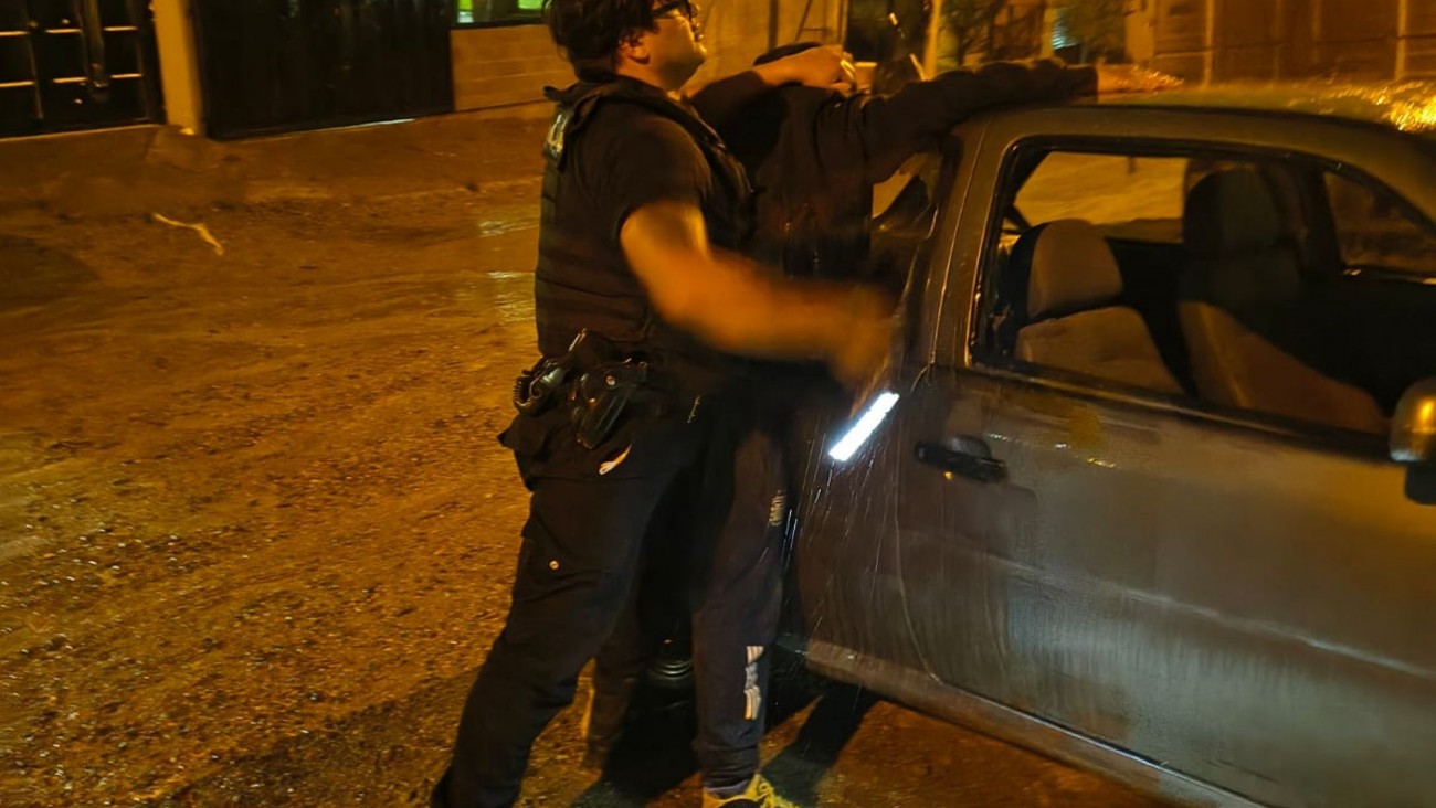 Comodoro: Intentó robar un auto y lo atraparon dentro del vehículo