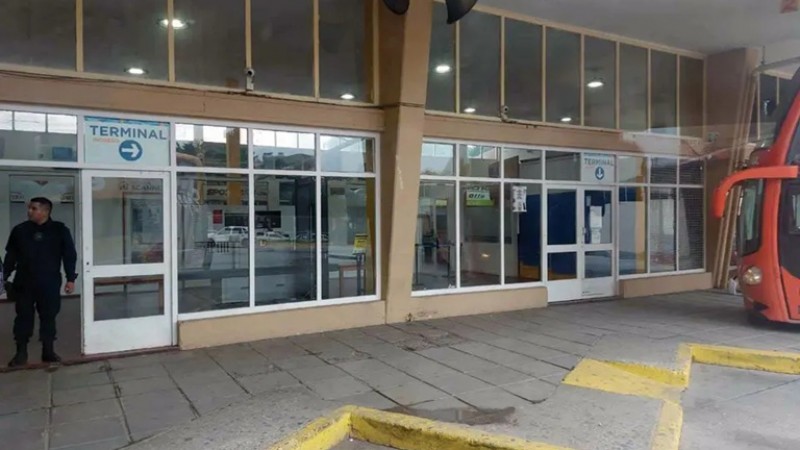Turismo médico en Comodoro: La salud es lo único que hoy llena los micros en la terminal