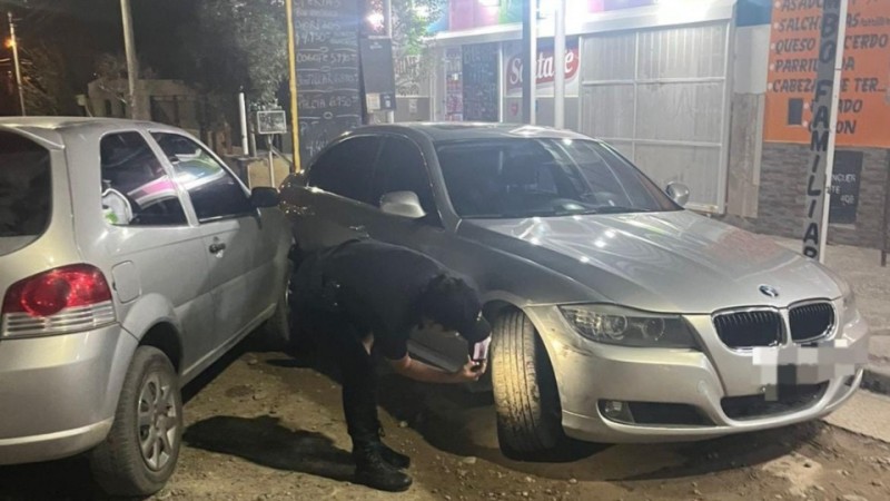 Un expolicía de 80 años borracho chocó, intentó huir y fue detenido en Trelew