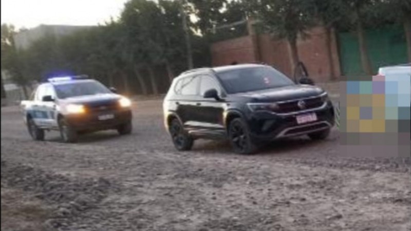 Quiso escapar de un control en Comodoro y cayó: el auto tenía pedido de secuestro