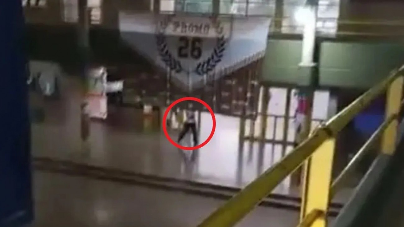 Tiroteo en una escuela: el atacante tiene 15 años y no será juzgado porque la ley aún no está vigente