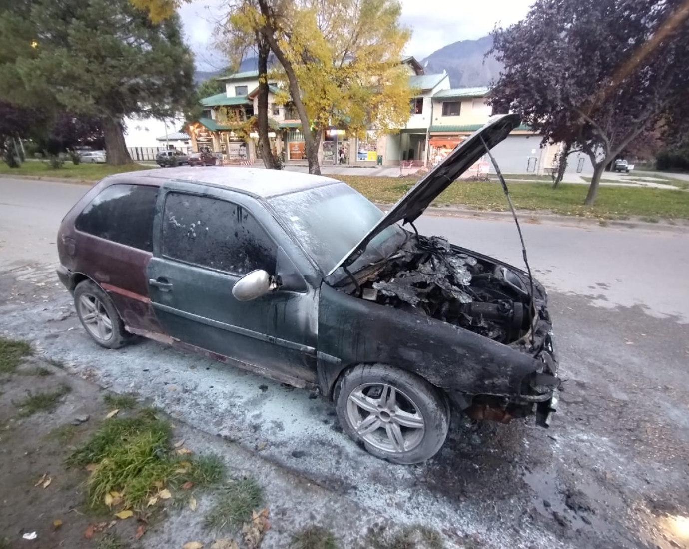 Se incendió el auto del padre de Elías, el niño que necesita tratamiento en el Garrahan