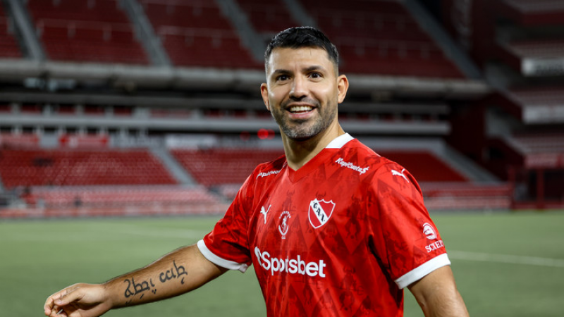 Sergio Agüero sufrió una grave lesión en el fútbol Senior y deberá ser operado