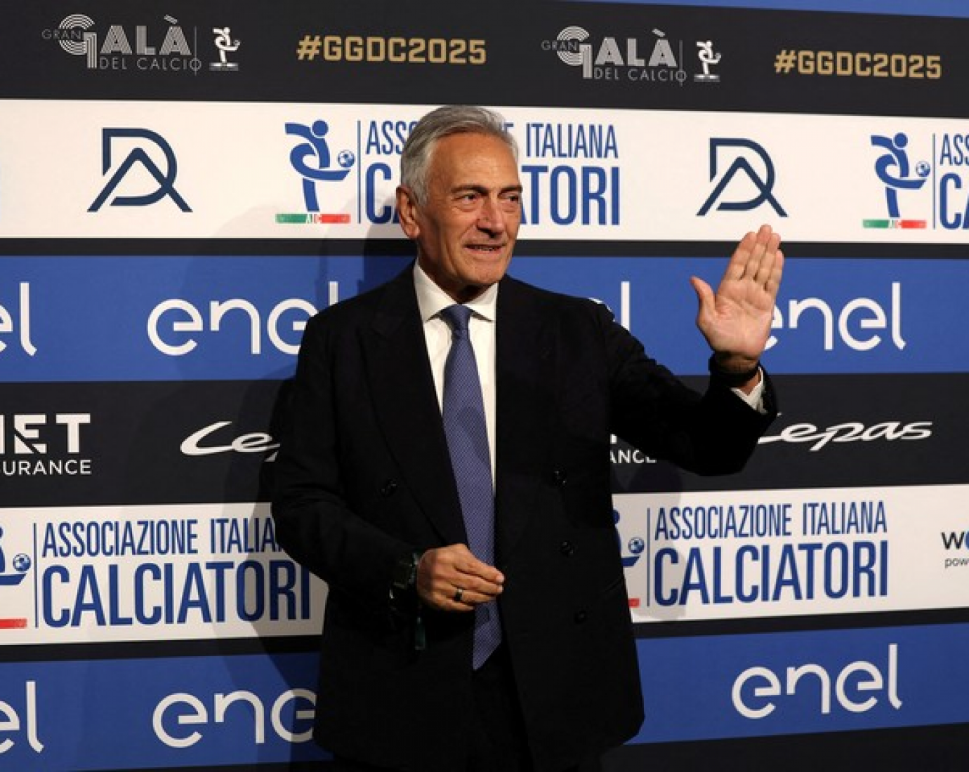 Tras quedar fuera del Mundial, renunció el presidente del fútbol italiano