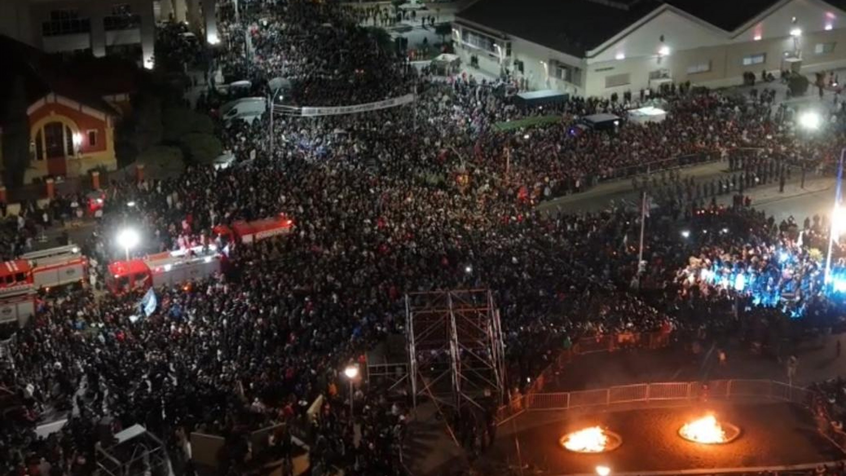 Ruido político: clama el viento y ruge el mar