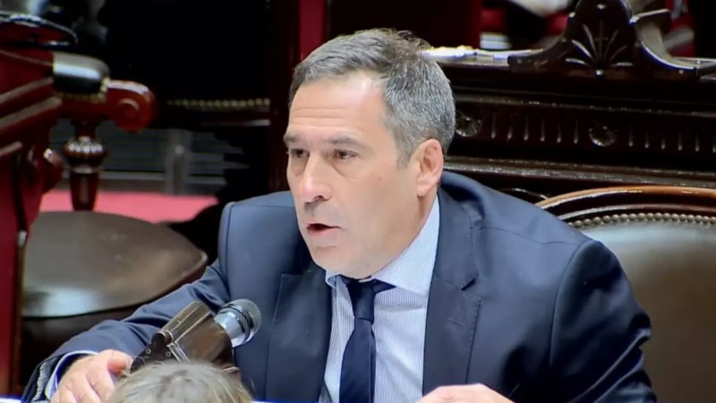 "Con esta reforma de la Ley de Glaciares está en juego la provisión de agua": fuerte rechazo de Luque tras la aprobación