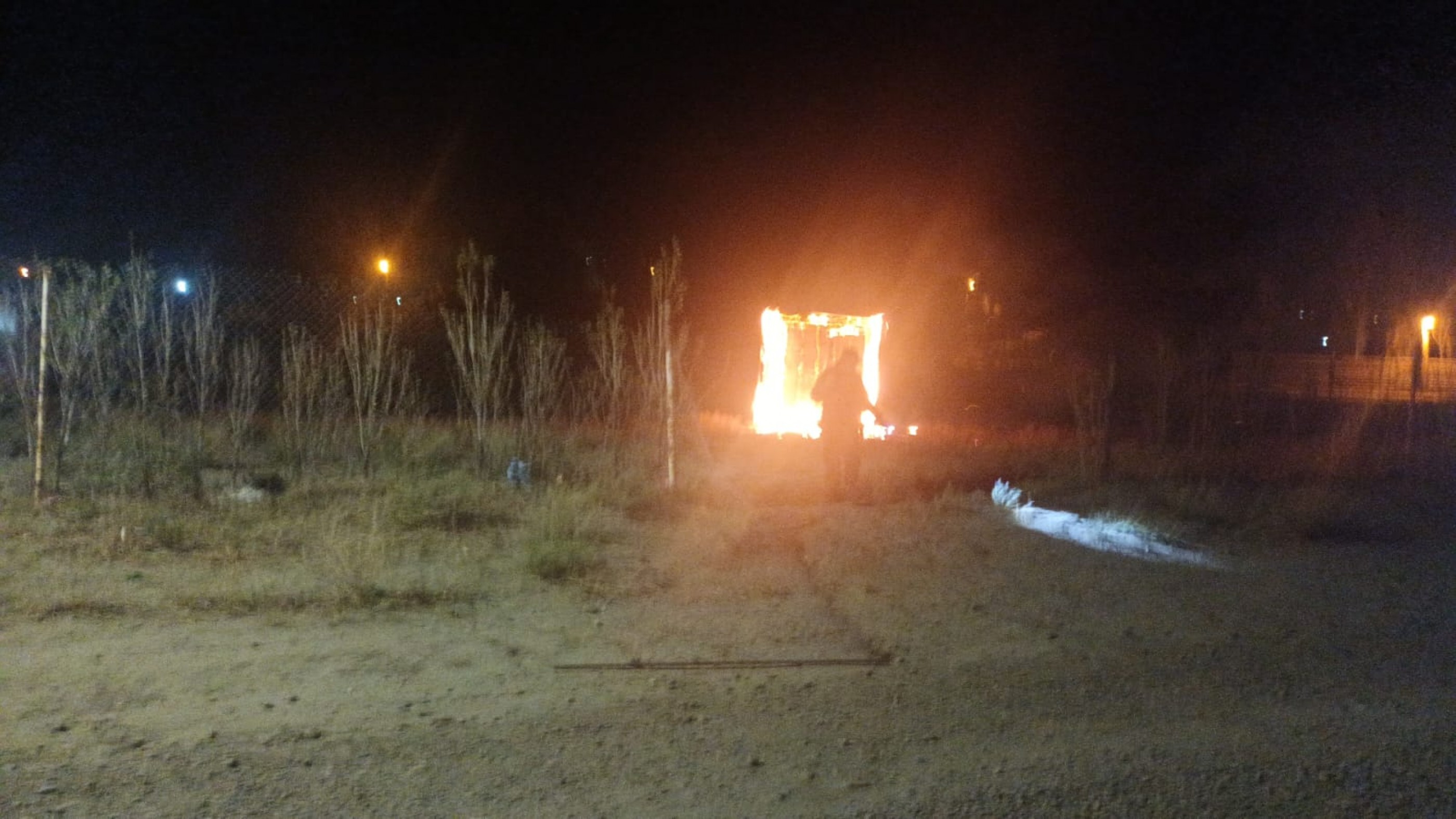 Un incendio consumió una vivienda en el barrio Moure