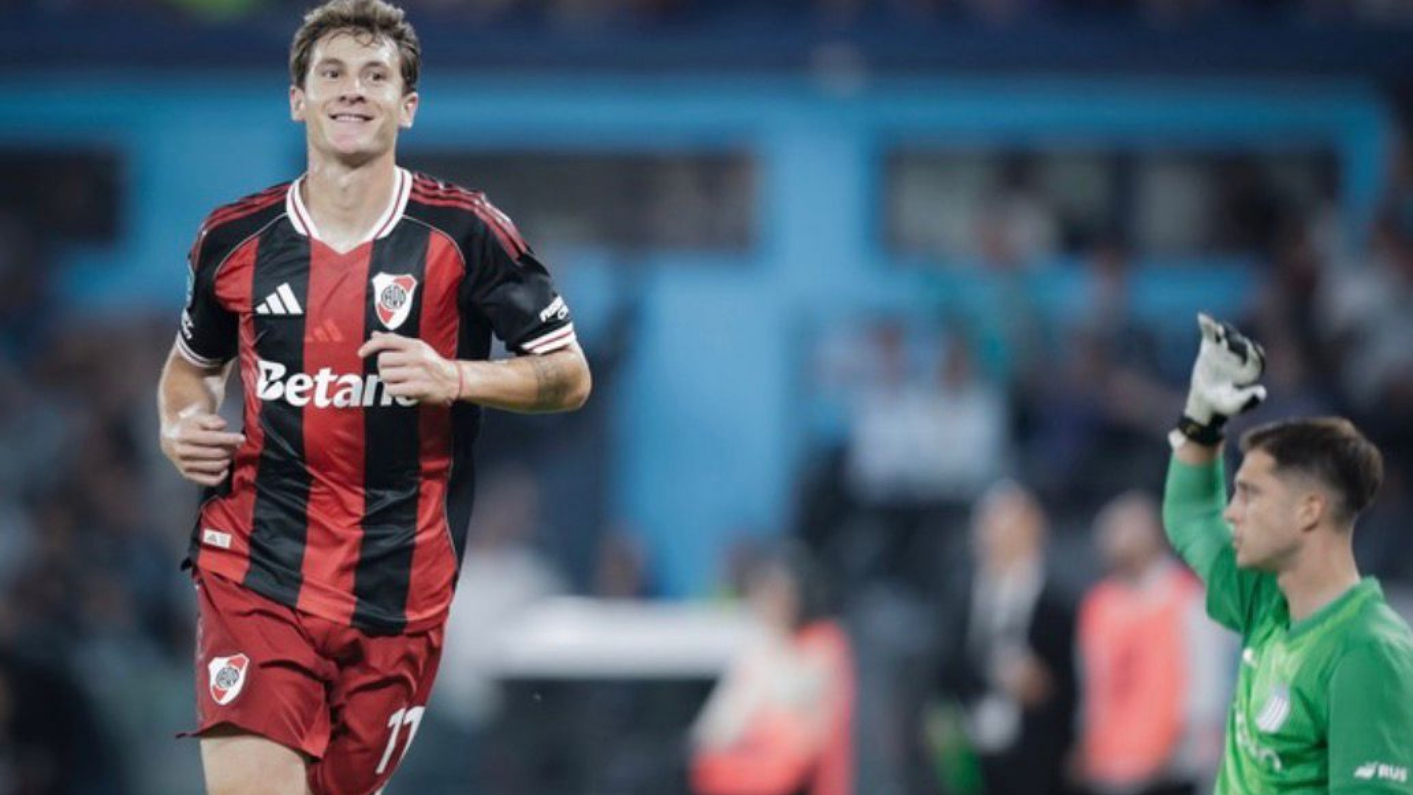 River aprovechó los errores de Racing y ganó 2 a 0 en Avellaneda