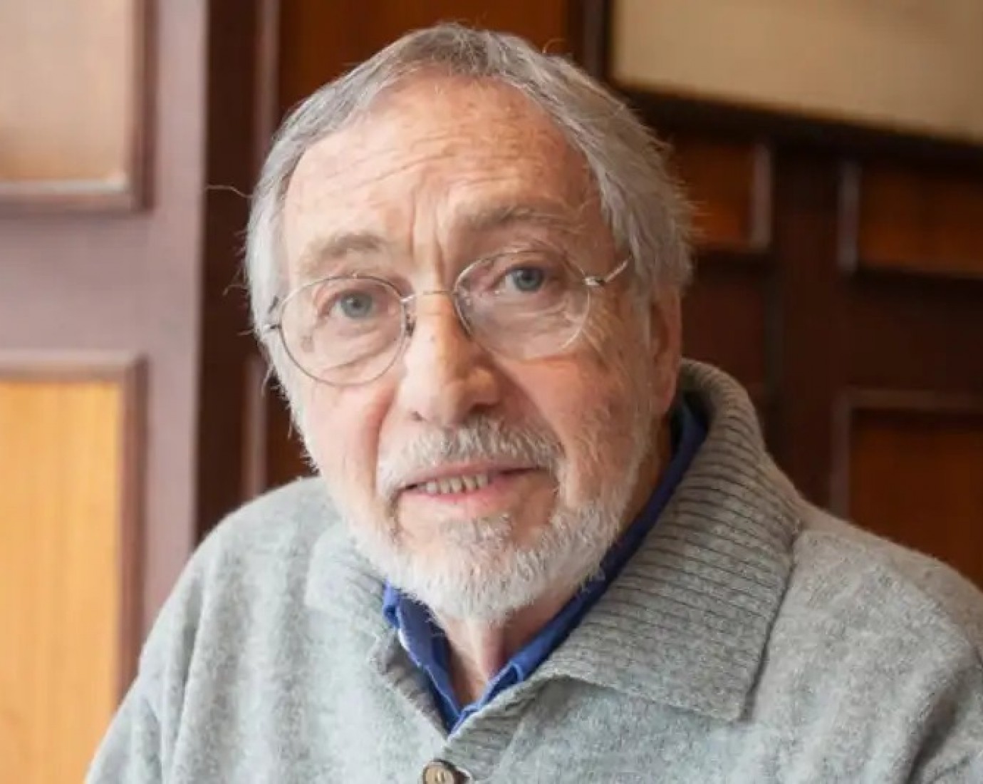 Luis Brandoni sufrió un ACV y permanece internado: suspendieron funciones de su obra