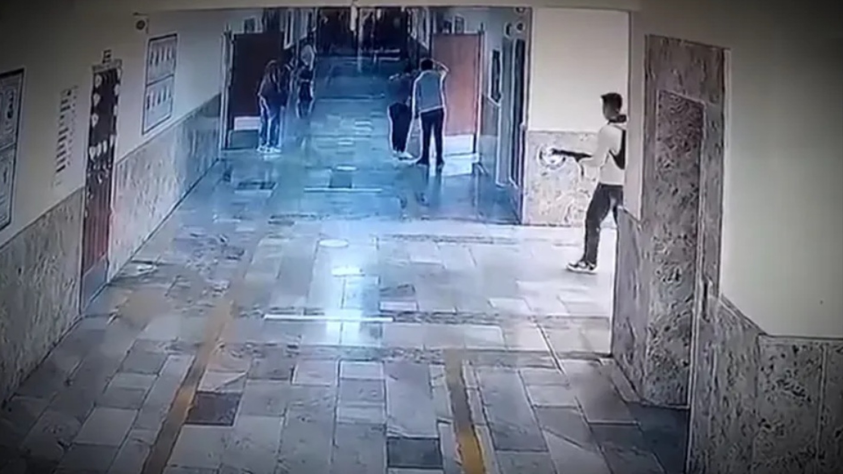 Tiroteo en una escuela de Turquía: un menor le disparó a 16 personas y se suicidó